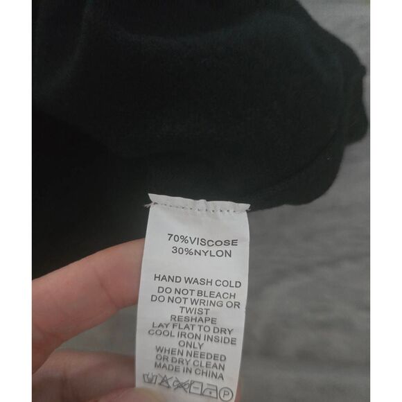 Women's YAL New‎ York Sweater Black with Checkered Plaid Sleeves Size Small - Picture 4 of 6